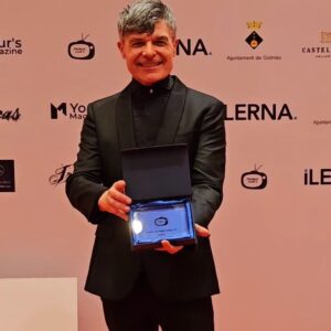 Nacho Guerreros Instagram - Una bonita noche, y lo bonito hay que celebrarlo, más aún con amigos y conocidos. Magia pura.

Gracias @yoursmagazinee por todo. En mi discurso de agradecimiento compartí el premio con mis compañeros de nominacion y lo dediqué a @rakkiperez mi amada compañera en "Sobre el Caparazón de las tortugas" a su autor Ignasi Vidal, a su directora @susanahornos, a todo el equipo en general y a todos los trabajadores y trabajadoras del @fernangomezccv.

¡Viva el teatro! 👏🏻