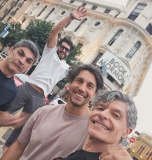 Nacho Guerreros Instagram - 🎥 Tremendo día de rodaje 🎬
¿Qué fue antes? ¿El actor o el bombero? 🎭 vs 🚒

PRÓXIMAMENTE