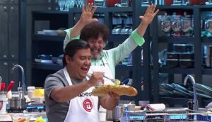 Nacho Pop Instagram - #ElDíaDelCompleto Un homenaje para un manjar necesario: El Completo. Recuerdo de mi paso por @masterchefchile Uno de los platos que me hizo pasar a la historia… y ya se viene la “Trilogie Complète” #NachoPopInternationalCulinary