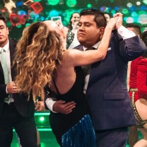 Nacho Pop Instagram - Un día saqué fuerzas de flaqueza y me atreví a pedirle un baile a @dianaboloccof me dijo que sí y movimos el esqueleto #NadaEsImposible Que lindo recuerdo con mi querida Diana.