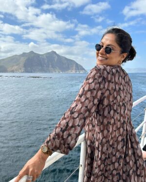 Nadhiya Instagram - 🩵🤎🩶🖤

#photography #smiles #travel #throwback