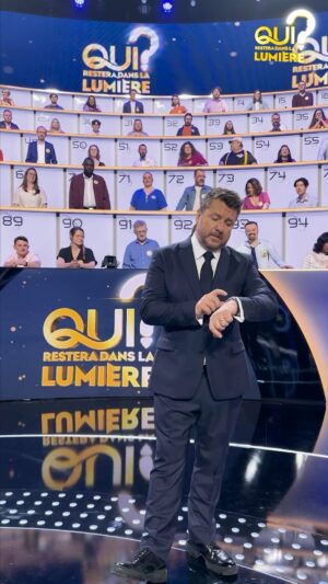 Nagui Instagram - Tout est dit ! Rendez-vous ce soir, 21h10, pour « Qui restera dans la lumière ? »
À tout à l’heure sur France 2 avec @brunoguillonoff 😉🤩
.
.
#jeutv #culturegenerale #divertissement #presentateur #television #france2 #emission #brunoguillon #candidat #cultureg #tv #suspense #