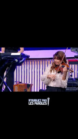 Nagui Instagram - #NOPLP 🎼 Quand @karenkhochafian  nous offre un solo de violon sur « Comme Toi ». C’était formidable. 
@naguiiiiiii 
.
.
#noplp #violon #solo #leszikos
