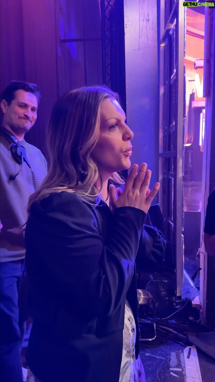 Nagui - 2.5K Likes - Cette fois, c’est fini ! 🥹
Justine part avec 27 victoires et 84 000€ ! 🎉🥳
Bravo pour ce parcours et à bientôt Justine 🫶😘
.
.
.
#NOPLP #noubliezpaslesparoles #Nagui #chanson #musique #singer #chant #karaoke #chansonfrancaise #chanteuse #instamusic #chansonfrançaise #voix