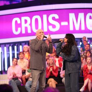 Nagui Instagram - 🎤🎙️🎶🎵 Il y a quelques semaines @gaetanrousselofficiel nous faisait la surprise de venir sur le plateau avec @adeline_lovo . 
🙏😘🥰
Merci de nous avoir offert « Crois-Moi » avec les #Zikos.
.
🔴🎤 #NOPLP revient le 10 juin à 18:40 sur #France2 
.
#noubliezpaslesparoles #noplp #maestro #nplp #nagui #micro #france2 #karaoke #chanson #replay #rediffusion #paroles #zikos #magali #fabien #leszikos #jeu #chant #guitare #rediff #rediffusion #NOPLP​​​​ #gaetanroussel #adelinelovo
