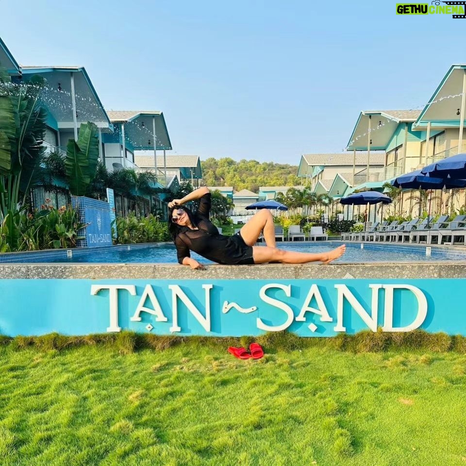 Naina Sarwar - 10.3K Likes - Endless blue🌊