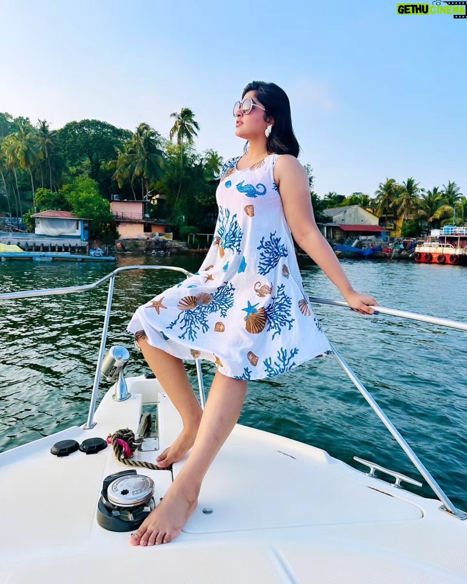 Naina Sarwar - 12K Likes - Sun sea and Yacht literally pure bliss🥰