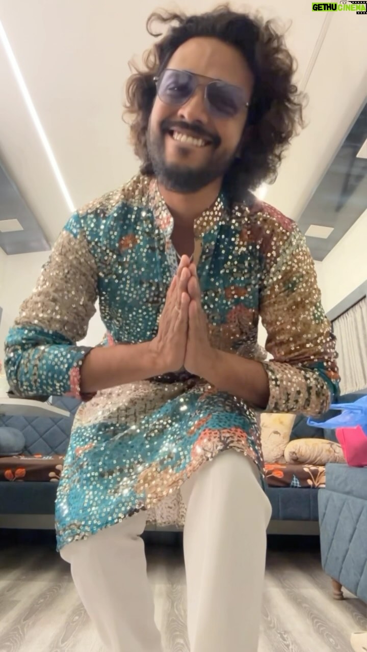 Nakash Aziz - 1.9K Likes - My way of doing “TAUBA TAUBA” 😎.
Following the trend in my style 😉❤️
Styled by : @rubyyyshaikh
#taubatauba #karanaujla #vickykaushal #trending #ambani #ambaniwedding #nakashaziz #nakashasis #artist