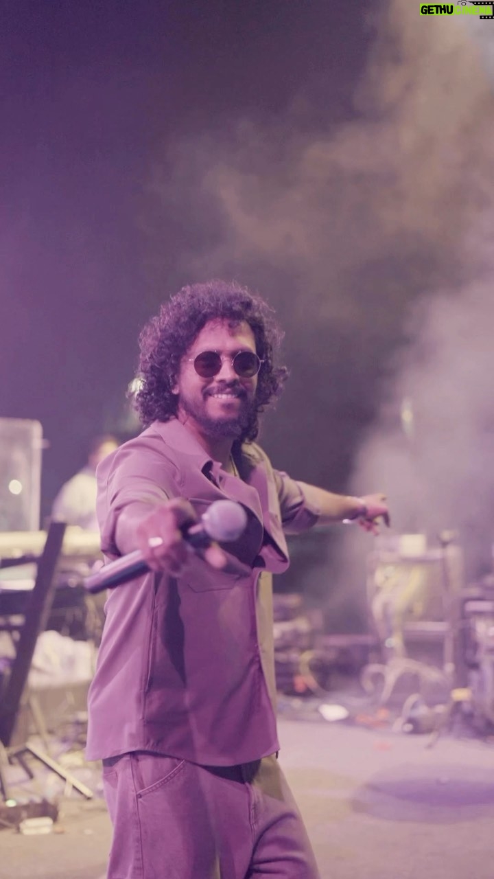 Nakash Aziz - 890 Likes - Counting my blessings💫
📹 : @amrendravisuals
#NakashAziz #NakashLive #BossParty