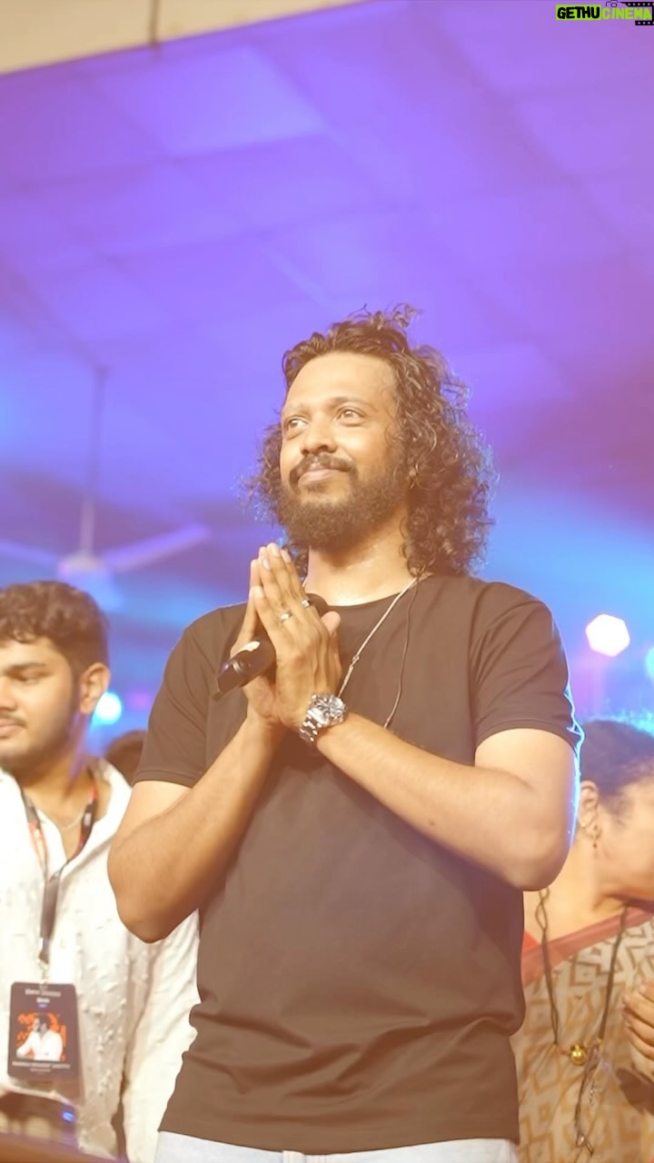 Nakash Aziz - 1K Likes - Grateful 🫶
📷- @_aloontraveller_
#nakashaziz #nakashazizlive