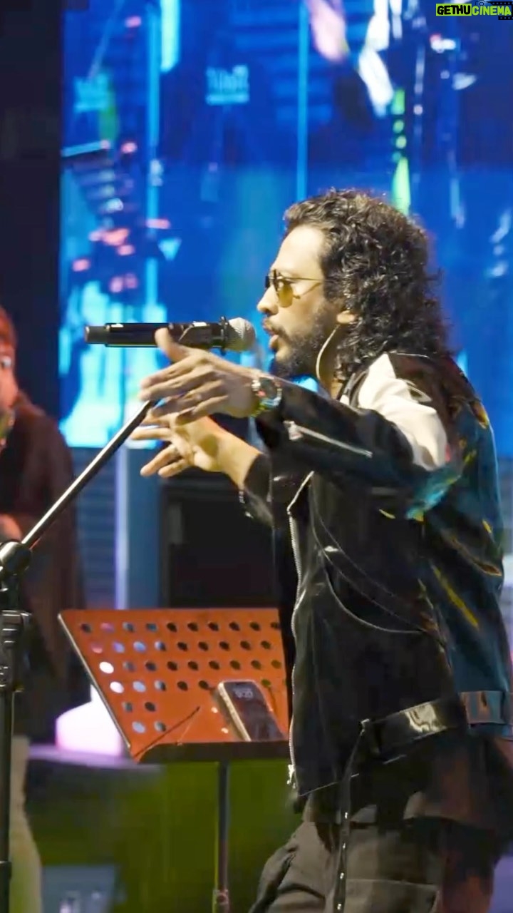 Nakash Aziz - 1K Likes - 🎤🎶
#NakashAziz #NakashLive