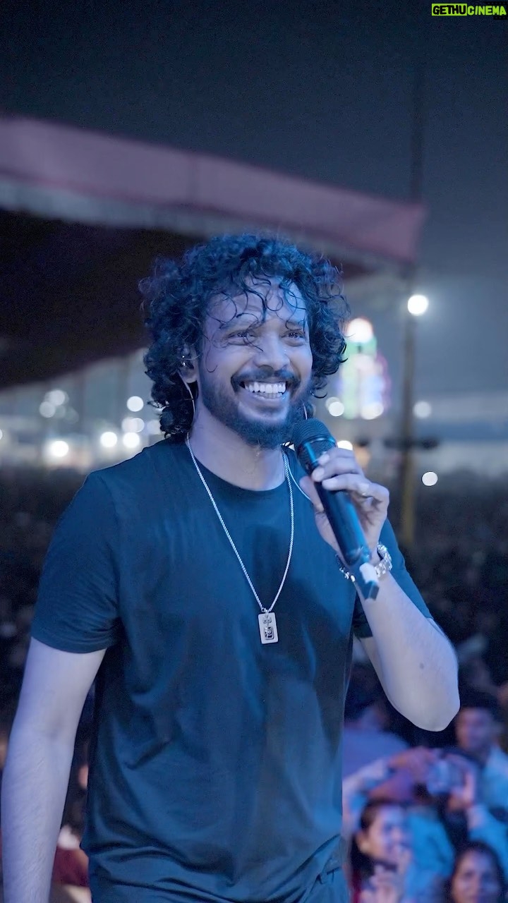 Nakash Aziz - 0.9K Likes - Vibing🎤🎶
📹 @amrendravisuals
#NakashAziz #NakashLive