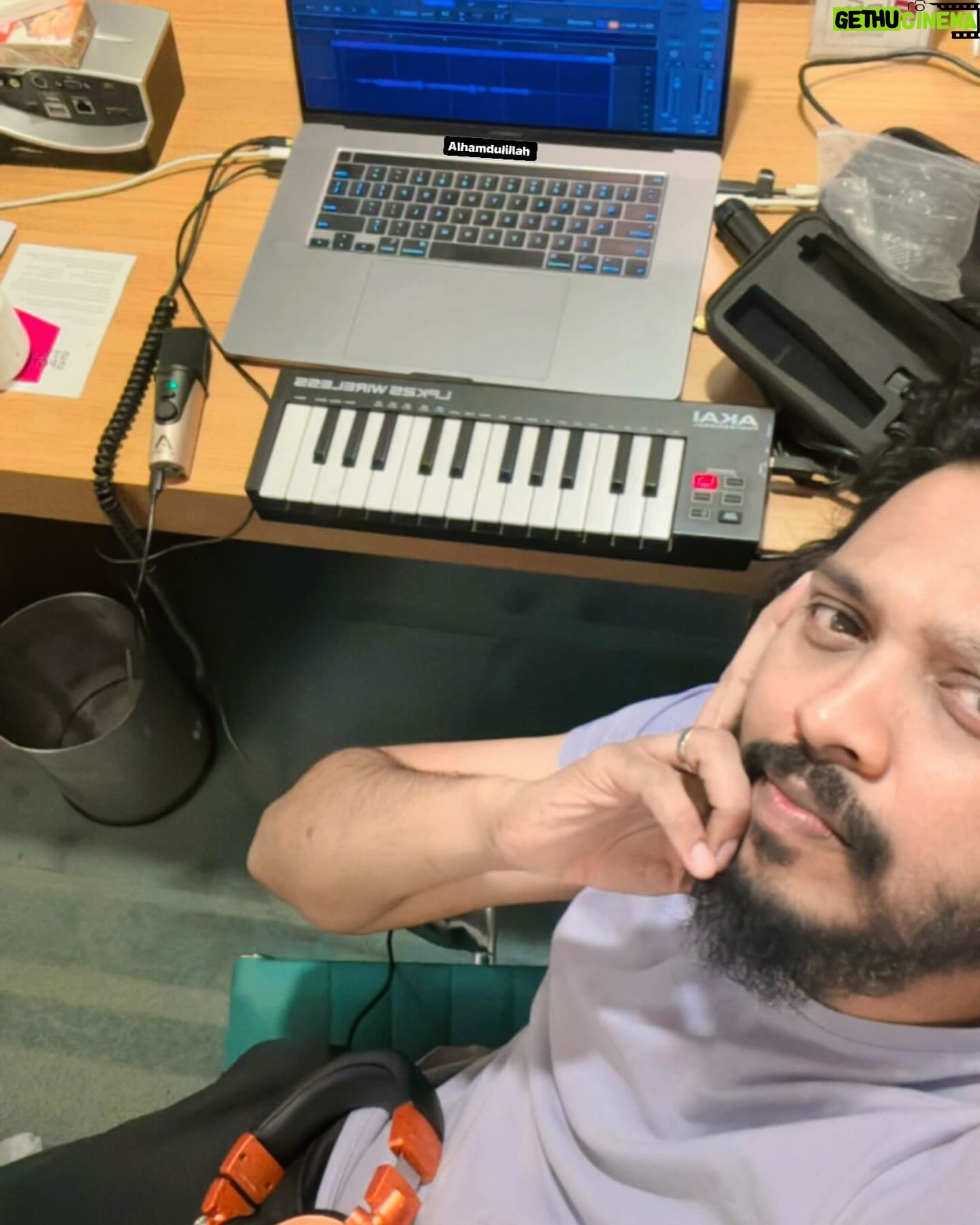 Nakash Aziz - 1K Likes - I guess I am a shy social media person .. I want to change that … that’s the exact reason why i am putting up this one .. might delete later .