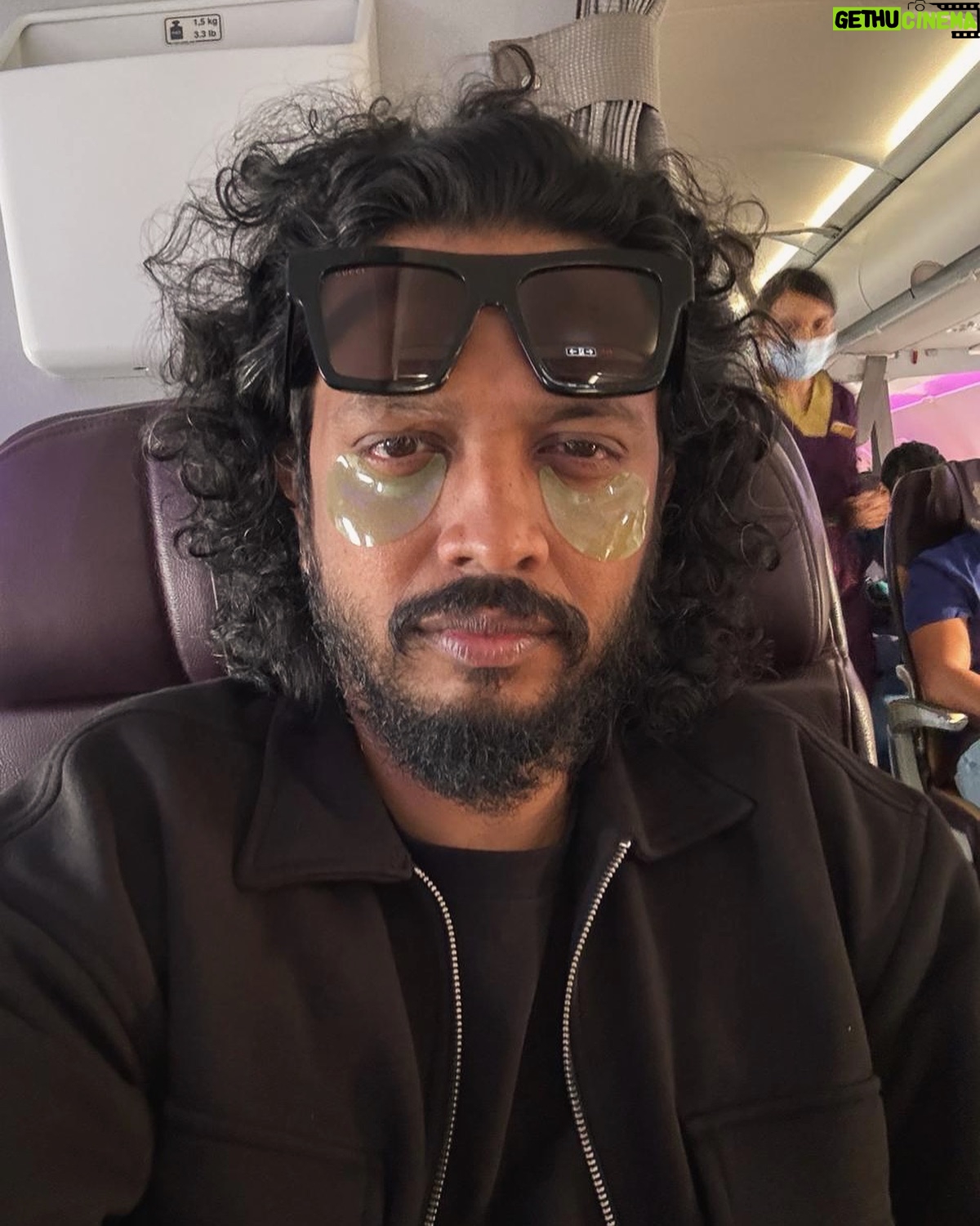 Nakash Aziz - 1K Likes - PoV: You’re having sleepless nights and the only time you get to relax is while travelling ✈️
Eye mask courtesy: @akasasing 👀
#lifeofasinger #nakashaziz #nakashazizlive #backtobackshows #selfcare