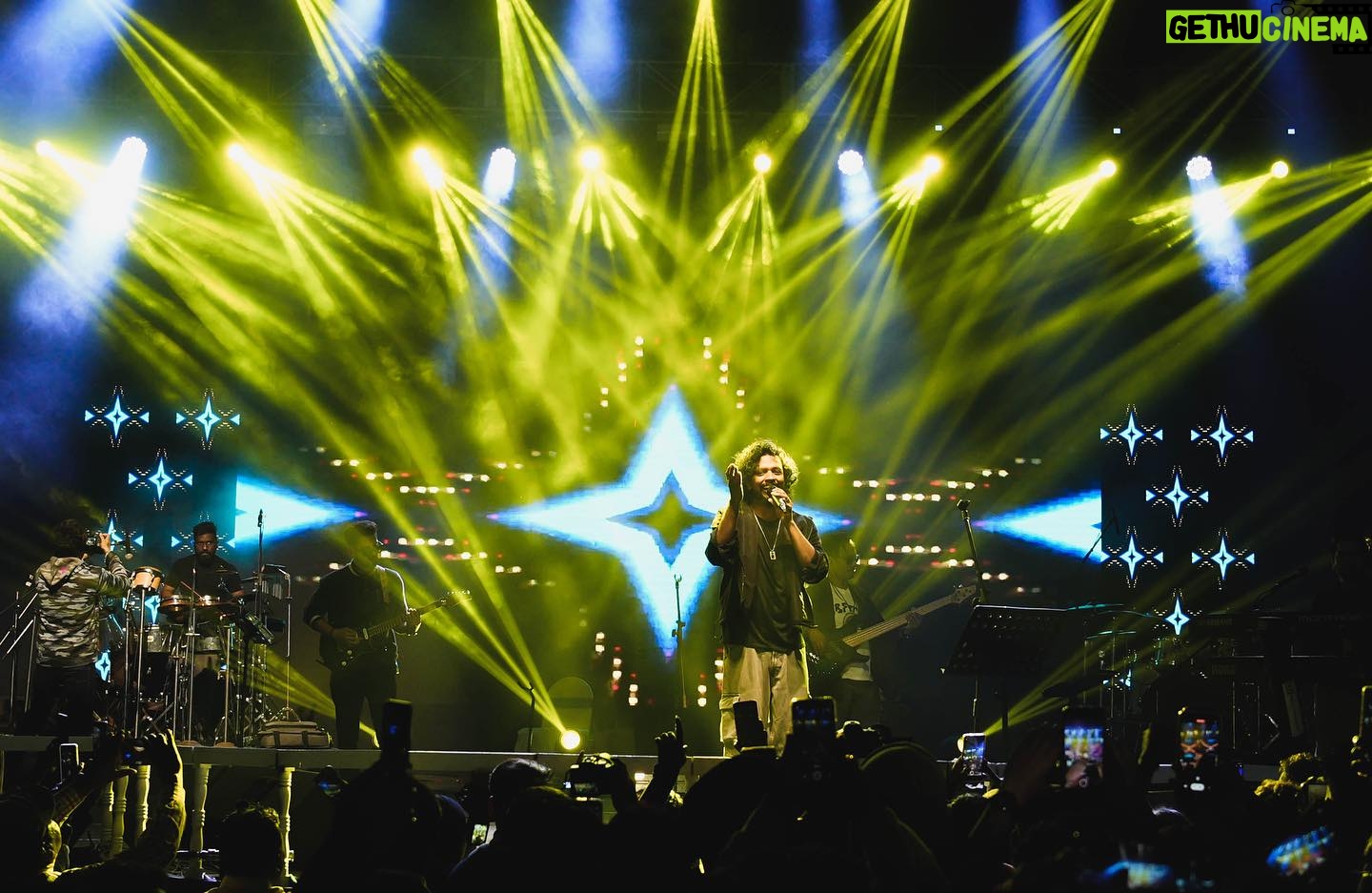Nakash Aziz - 1.5K Likes - This one’s for you guys❤️😇
📸 @suban_baral