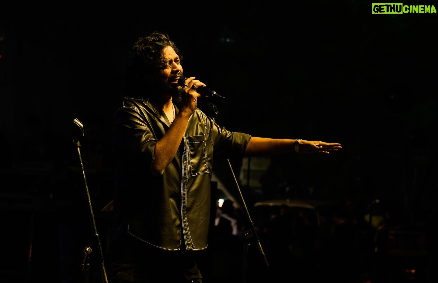 Nakash Aziz - 1.5K Likes - This one’s for you guys❤️😇
📸 @suban_baral