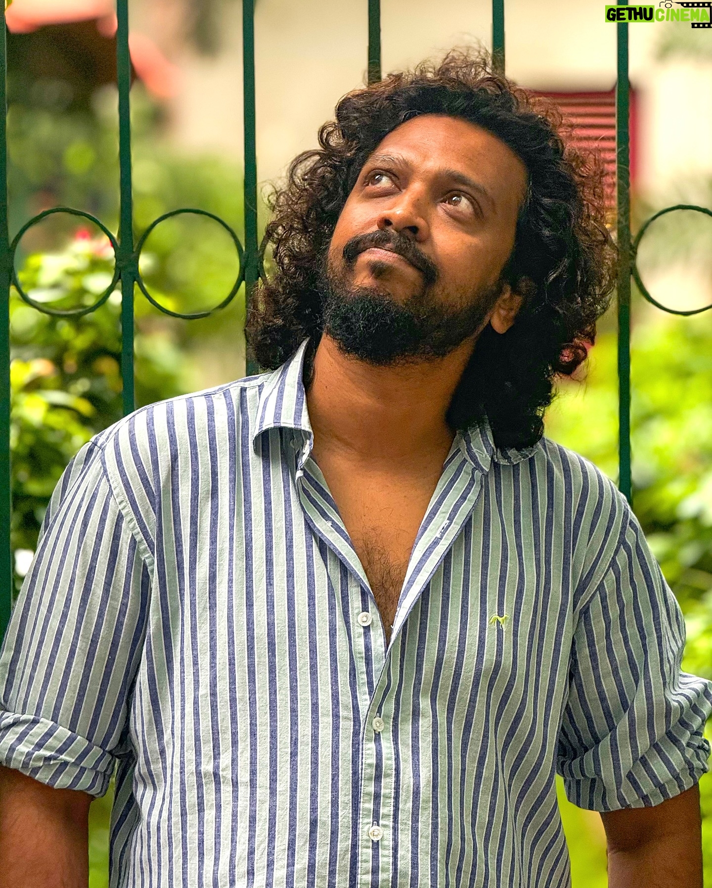 Nakash Aziz - 1.8K Likes - 3 different moods of NAKASH 🤨 #moody
#outdoors #mumbai #music #nakashaziz #nakashasis #myself #dubbing