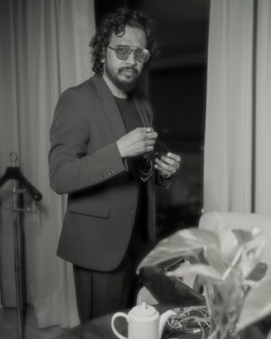 Nakash Aziz Instagram - Monochrome 🤍🖤

#nakashaziz #nakashazizlive