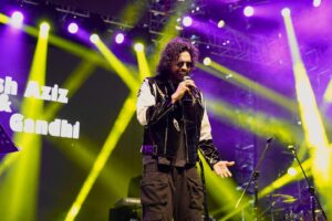Nakash Aziz Instagram - Feel the music🎶

#NakashAziz #NakashLive