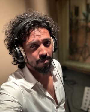 Nakash Aziz Instagram - How’s your Sunday going?

#studiolife #nakashaziz #nakashazizlive