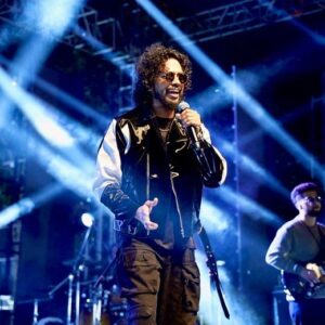Nakash Aziz Instagram - Feel the music🎶

#NakashAziz #NakashLive