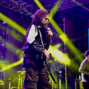 Nakash Aziz Instagram - Feel the music🎶

#NakashAziz #NakashLive