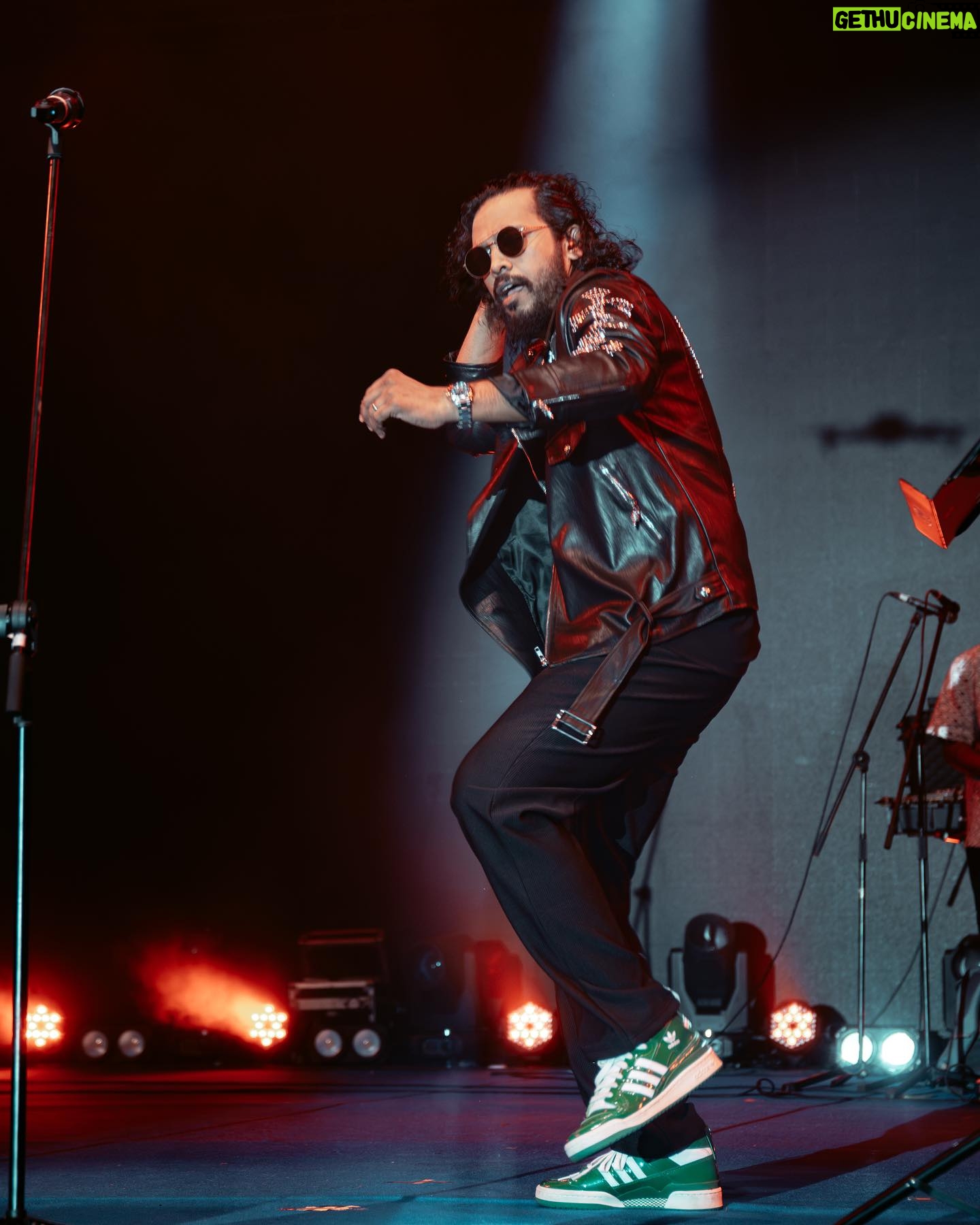 Nakash Aziz - 1.1K Likes - 50 shades of me when I’m performing🎤
#NakashAziz #NakashLive #AboutLastNight