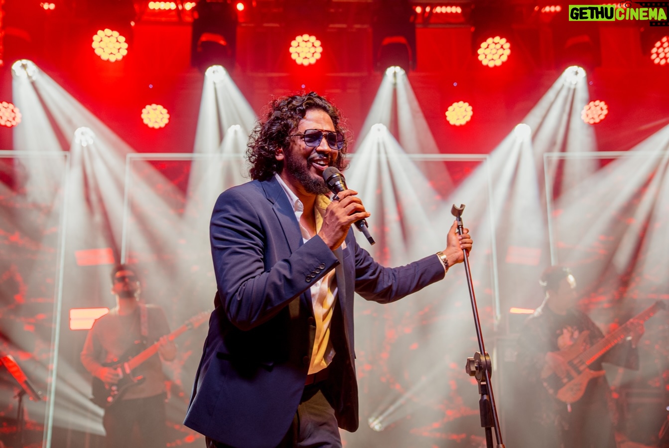 Nakash Aziz - 704 Likes - Always happy when I am performing!😇