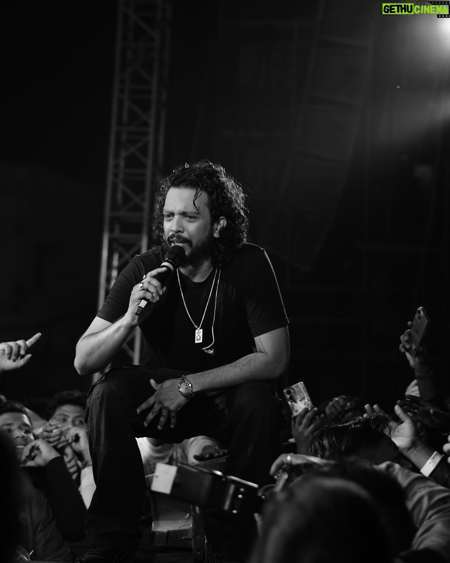 Nakash Aziz - 863 Likes - 🖤🎤