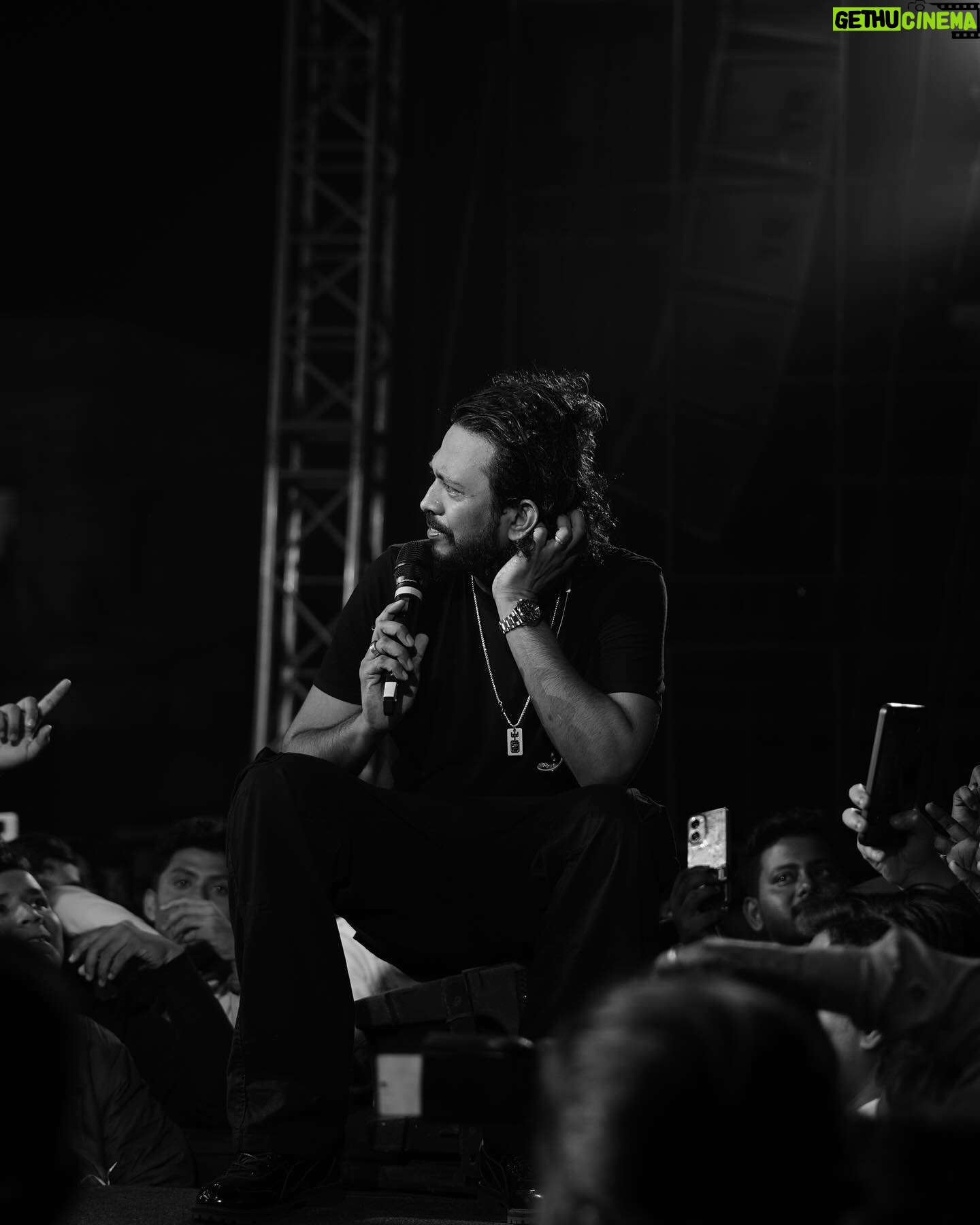Nakash Aziz - 863 Likes - 🖤🎤