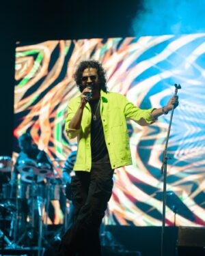 Nakash Aziz Instagram - Feel the music 🎤🎶 

📸 - @_smfilms 
#nakashaziz #nakashazizlive