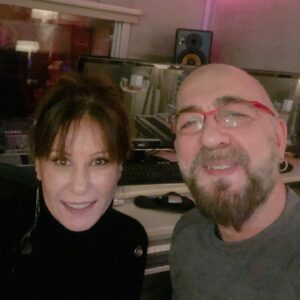 Nalan Instagram - Gece yarısı baskını yapıp şarkı okudum 💃💃💃💃Bilirim ki ikinci evim stüdyonun ışıkları  sabaha kadar yanar , (arı gibi çalışır Selim’ciğim) ve o kapılar bana sonuna kadar açıktır canım aranjörüm @selimcaldiranmaestro tam 20 yıl önce bugünlerde ilk ortak çalışmamız #sök kalbini albümümü yaptığımız günlerdeyiz ✌️ Sen hep var ol abiliğin , dostluğun,kardeşliğin iş ortaklığın için sonsuz teşekkürler.