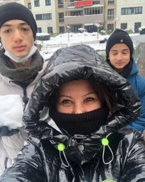 Nalan Instagram - Resmen aşığım 💕💕💕💕 Yeğenlerim , yaramazlarım , aşklarım . Bir düzgün foto vermediler kudurmaktan 🤣🤣🤣🤣