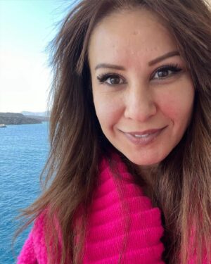 Nalan Instagram - Deniz üstünde program bitti şimdi denizler altında 20 bin fersah konserlerine hazırım. Eve döndüm 🙏🏻