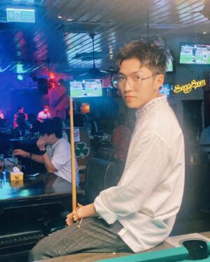 Nam Đình Võ Instagram - Người ta nói đàn ông trưởng thành là khi họ biết nghĩ về tương lai…
Nên ngày nào anh cũng nghĩ “mai ăn gì ?” 🙃🙃🙃