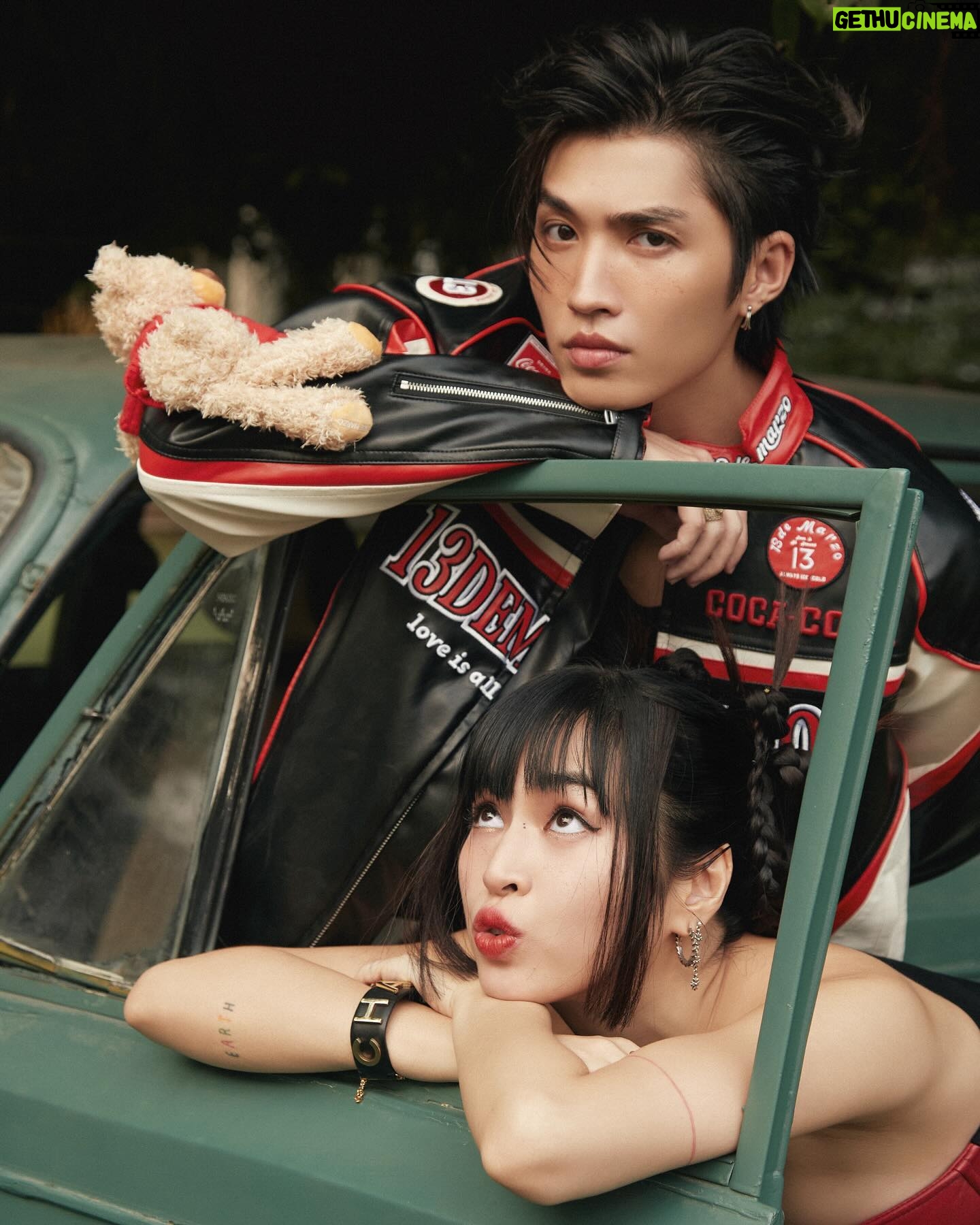 Nam Đình Võ - 10.4K Likes - Em bé, để anh lấy xe chở em bé đi chơi nheee 😍😍😍
#Moschino #AnAnAuthentic #13demarzo #Chromehearts #Chanel
#LienvaDat
Stylist : Lê Huỳnh Tấn Phát
Makeup : Tăng Ngọc Trâm
Hair : Nguyễn Thu Giang
Foto : @Nguyễn Anh Hào