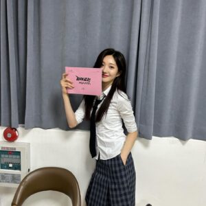 Nam Kyu-hee Instagram - 짧았지만 함께해서 행복했던 ,, 
#히어로는아닙니다만 오늘 밤 10시 30분 #jtbc 에서 👋🏻