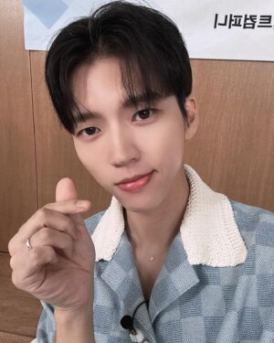 Nam Woo-hyun Instagram - #인피니트 #14주년 #14주년결혼기념일 #남우현