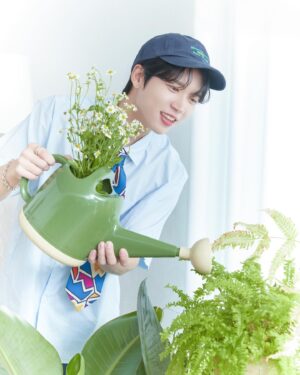 Nam Woo-hyun Instagram - #infinite #flower #woohyun