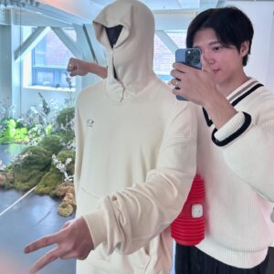 Nam Woo-hyun Instagram - 만간에 문화생활 🥹🥹🥹
#성수동 #성수 #뚝섬 #뮤지컬 #디어에반핸슨 #김성규 #인피니트