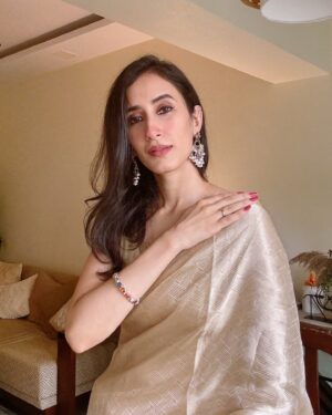 Namita Dubey Instagram - Far and few Golden moments✨
Saree by @sacredweaves