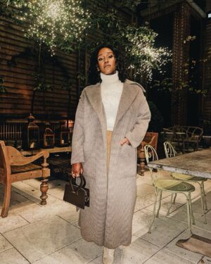 Nana Mensah Instagram - Thank you @sagaftra for having me and #TheChairNetflix squad to talk about what we got up to in Pittsburgh 🥶! If you haven’t seen the show yet I can’t help you (but @netflix can).
Special shout to the squad who blessed this postpartum mess!
💇🏿‍♀️: @cheryltbergamyhair 
💄: @billieegene 
👗: @zadrianandsarah // @nanushka