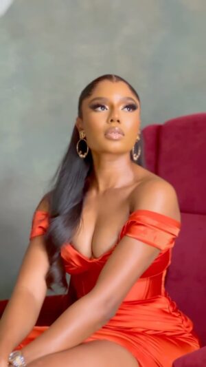 Nancy Isime Instagram - Omo! If my wedding guests/bridal party isn’t this Lit on my wedding day, I go pursue them go house with their steeze and composure oh 😩
Infact, if you no go dance, no come. 
T for tenks! 
Scatter everywhere! I go pay!😅🥳💃🏼 

As we round up #LoveUniteUs24 , I can’t help but thank God for such a successful event. 
Everything was perfect! 
It’s one thing to plan, and another for it to go better than planned. 
Thank you to everyone who came out for us (Yes, Us!😛 When your friend marry, write Wetin you like😄) 
May God replenish your pockets and may people travel far and wide for your sake. 

Thank you for all the Love too🥰
I’m glad you loved my looks🥰

#CrazyAboutUS24 was a lituation!!! 
Cheers to the Nwokes🥂

#SONForever❤️ 

🎥: @shotsbymandelazz_