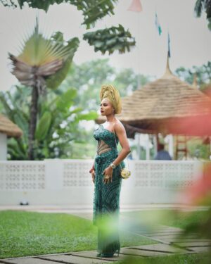 Nancy Isime Instagram - Bridesmaid of the Most Gorgeous Bride💚

#LoveUnitesUS24
#CrazyAboutUS24 

Dress: @oobiuku 
Gele: @chygele 
Makeup: @jideofstola 
Photographed by: @kennedyamaku for @bighstudios 
Video: @georgeokoro