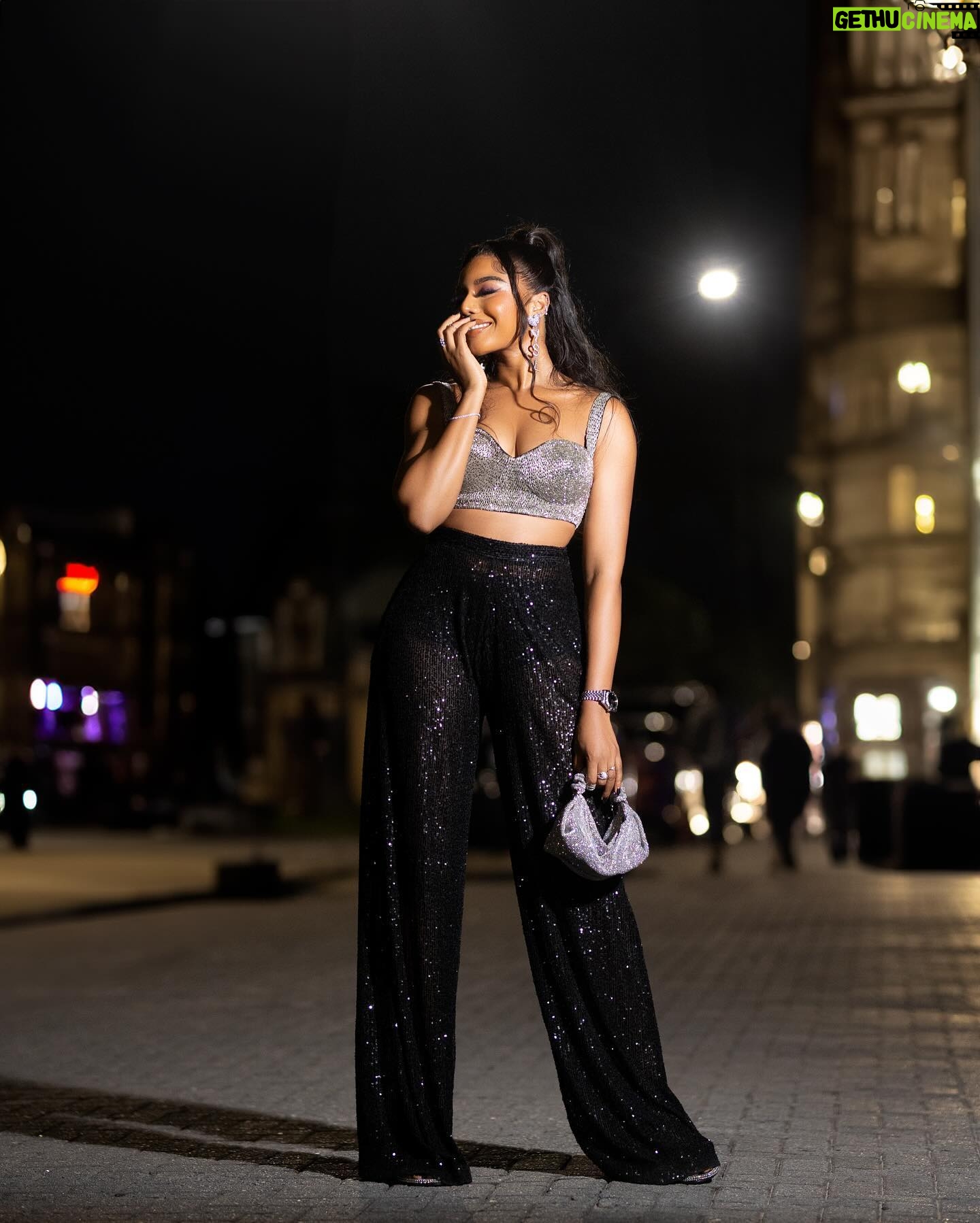 Nancy Isime - 202.9K Likes - Disco & Diamonds for my SharBae ‘s Bridal Shower💎
Outfit: @2207bytbally
Hair: @mizwanneka
Makeup: @bibyonce
Photographed By: @bodunrin_photography
Edited by: @officialphotofreak