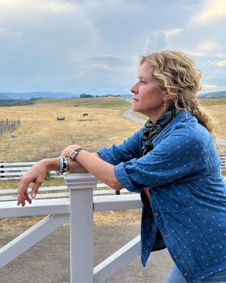 10 Iconic Instagram Photos of Nancy Travis