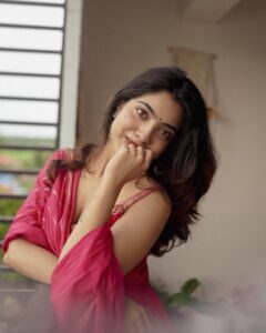 Actress Nandana Varma HD Photos and Wallpapers July 2024