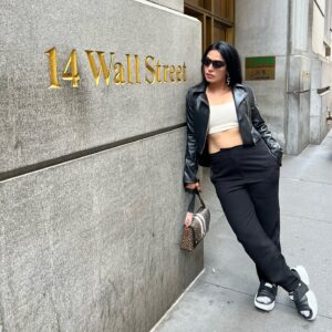 Nandini Rai Instagram - On the streets on #newyork !

#vacay #streetstyle #photoshoot #wallstreet #nyc 🩷