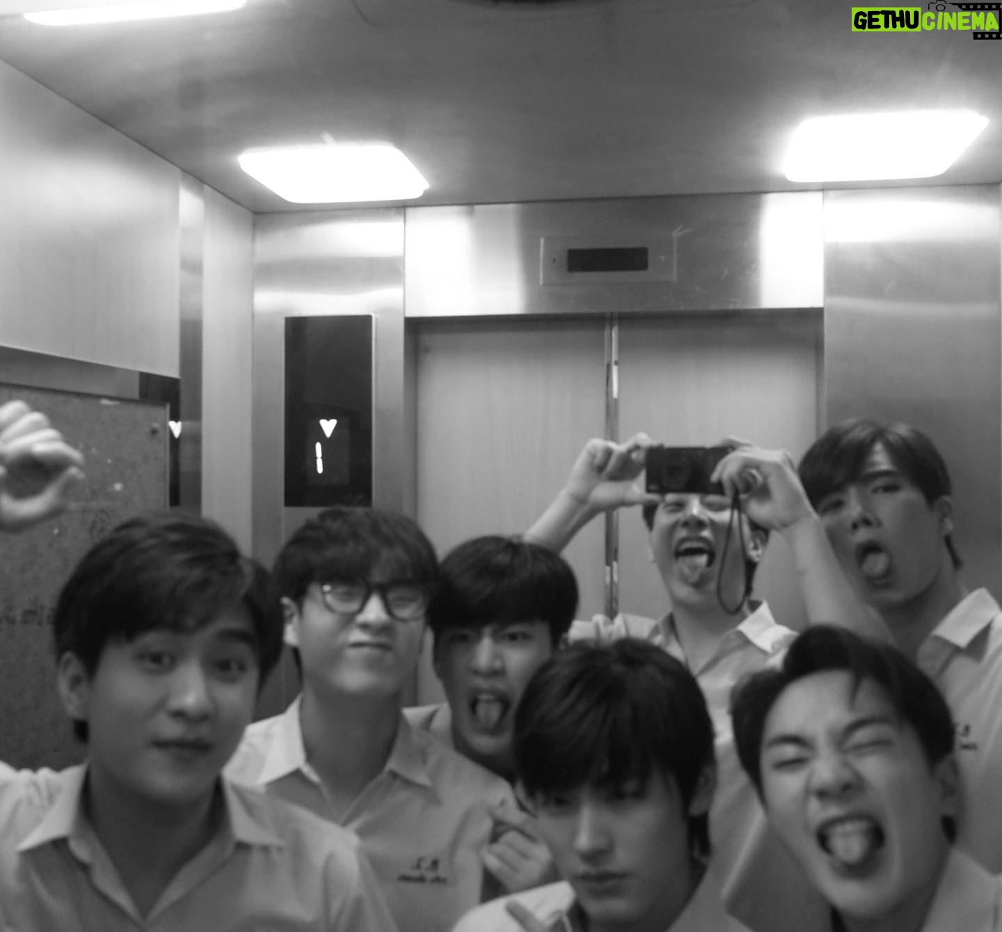Nannakun Pakapatpornpob - 177.1K Likes - ไปโรงเรียนกันเถอะ🚌 #dff_ep9