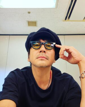 Nao Omori Instagram - まだ
あの夜を引きずってます。

キス魔と言われた
いつぞやのオレは
あの夜だけは

大人になっても
その余韻の中にいました。
LOVE原田喧太くん❤️

#佐藤浩市
#原田喧太
#大森南朋